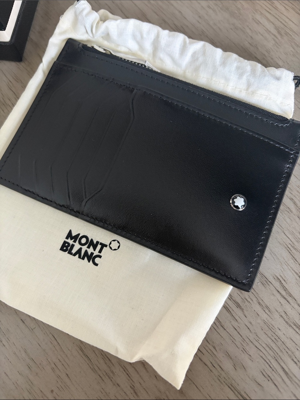 Montblanc Black Leather Slim Card Wallet with Emblem. Fits over 12 cards